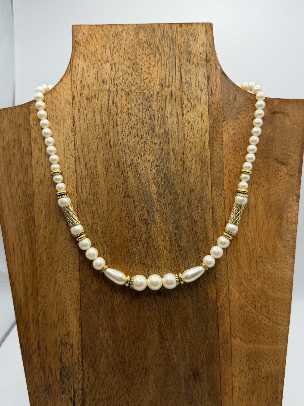 1928 Jewelry Vintage Faux Pearl Gold Tone Necklace